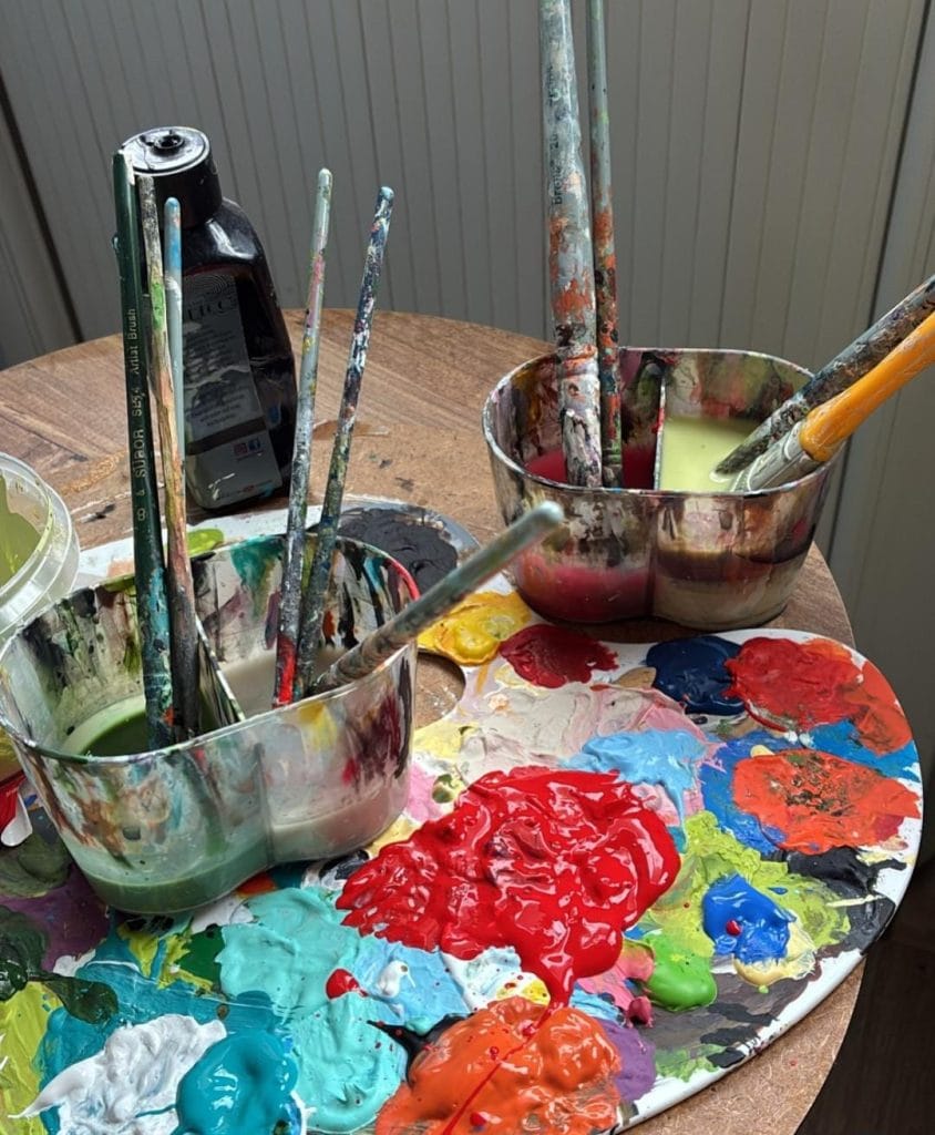 ressam elmas ozkardes vavimadule sanat atölyesi çalışma alanı